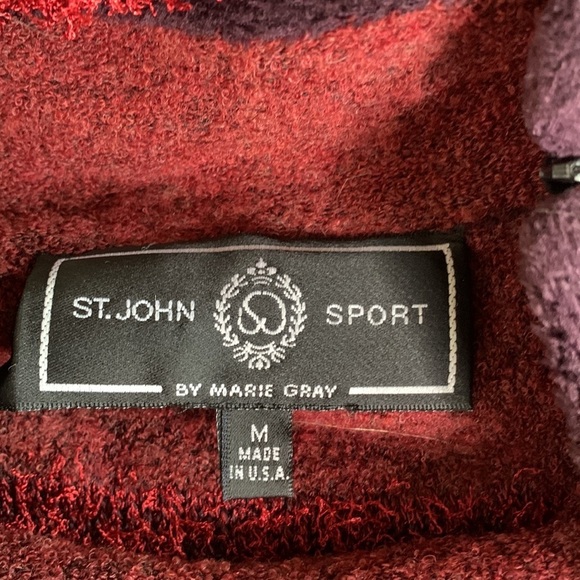 St John Sport Sleeveless‎ Mock T-Neck Top - Picture 3 of 5